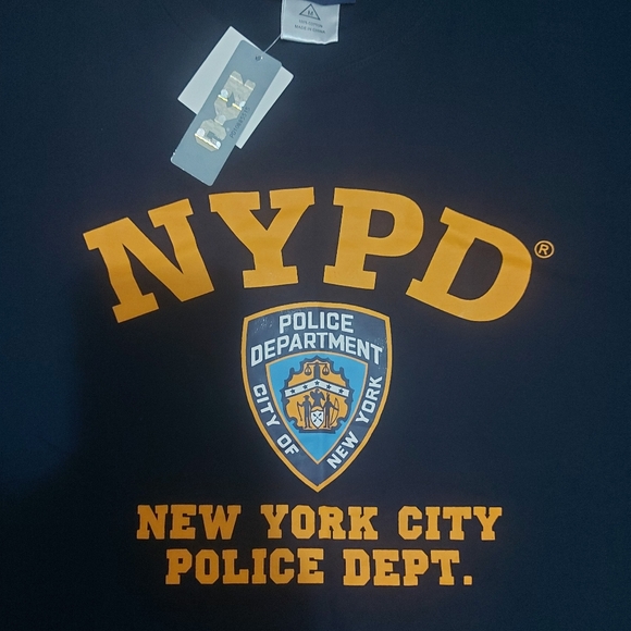 NYPD Police Department Official Licensed NYC Mens T-Shirt - Picture 3 of 4